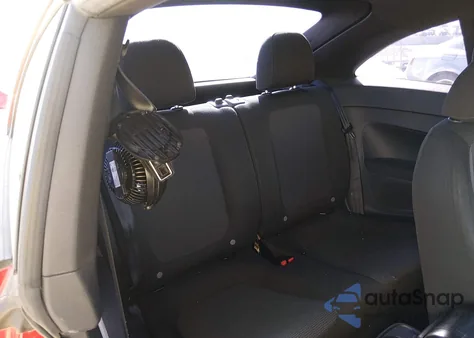 2013 Volkswagen Beetle 2.5L Entry из США, поврежденный, VIN 3VWFP7AT8DM660472